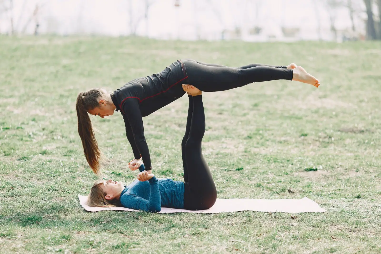 Acroyoga in the park