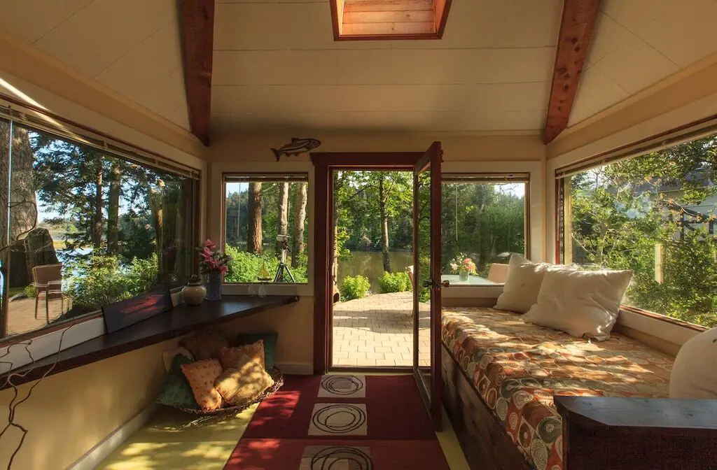 Beachwood Cottage in Victoria, BC