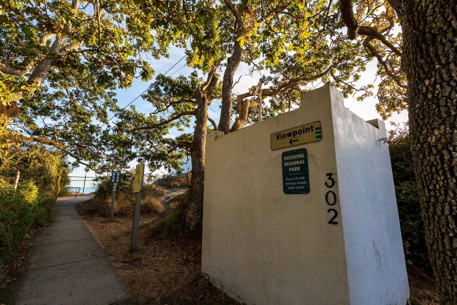 The entrance to Gonzales Hill Regional Park and the Gonzales Observatory