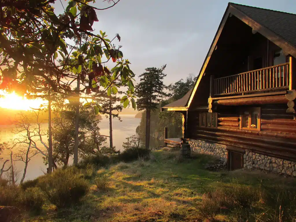 Photo: IntheBluff Oceanside Log House on Galiano Island via VRBO