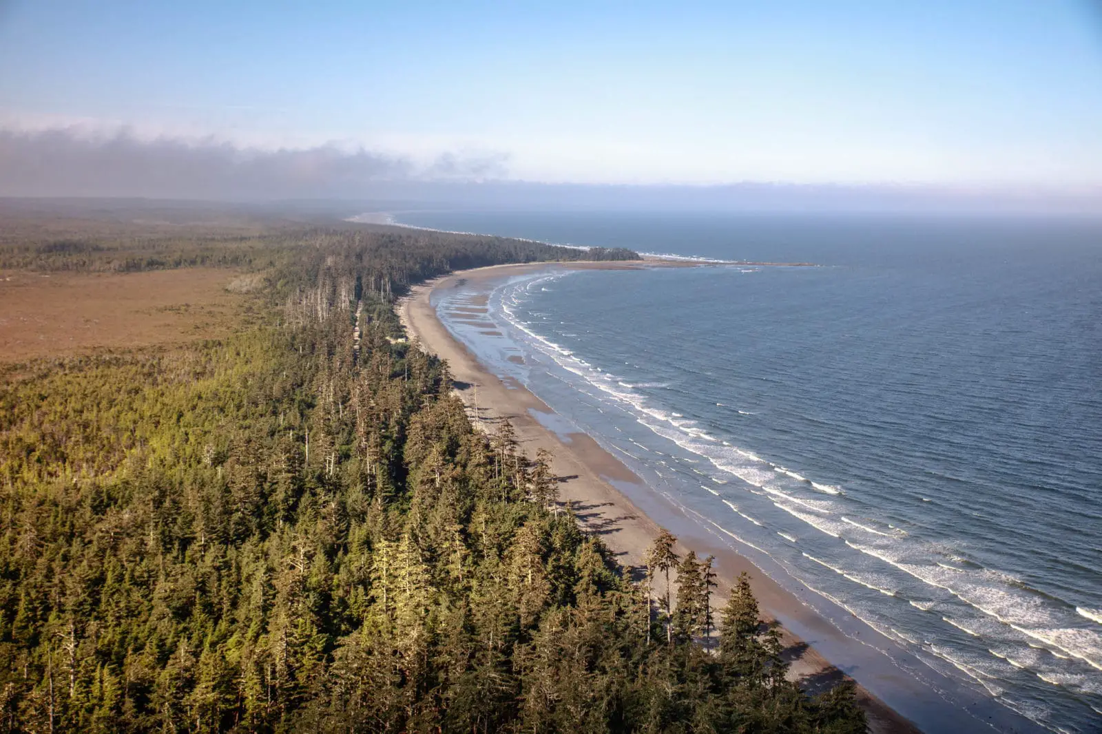 The view of Agate Beach and Yagan Kun (Yakan Point) from Tao (Tow Hill) - Photo: Murray Foubister (CC)