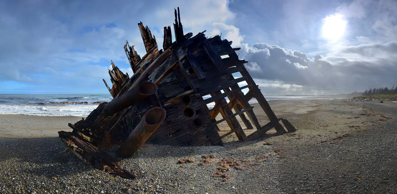 Pesuta Shipwreck in Naikoon Provincial Park, Haida Gwaii - Photo: James Stewart (CC)