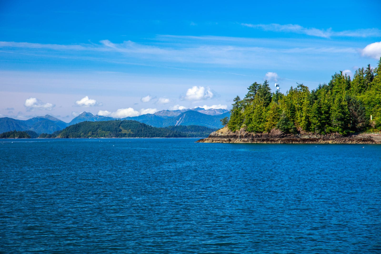 The coast of Haida Gwaii near K’il Kun (Sandspit) - Photo: Murray Foubister (CC)