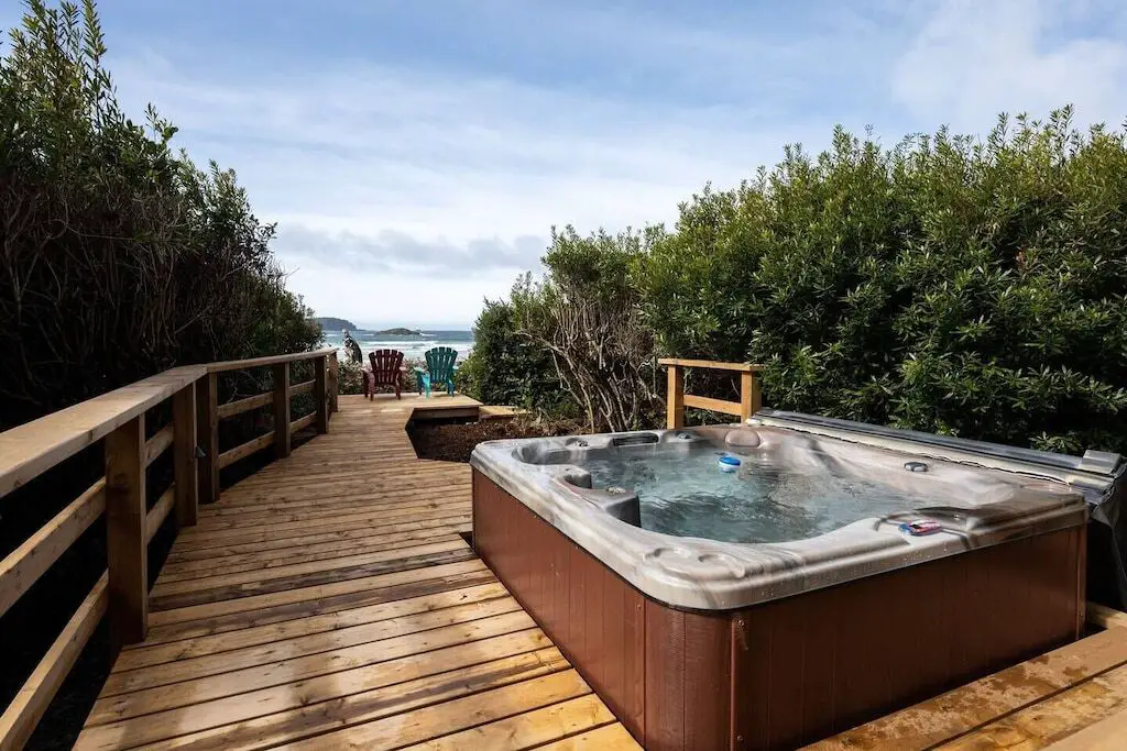 Surfside Lodge is one of the best vacation rentals in Tofino with a hot tub
