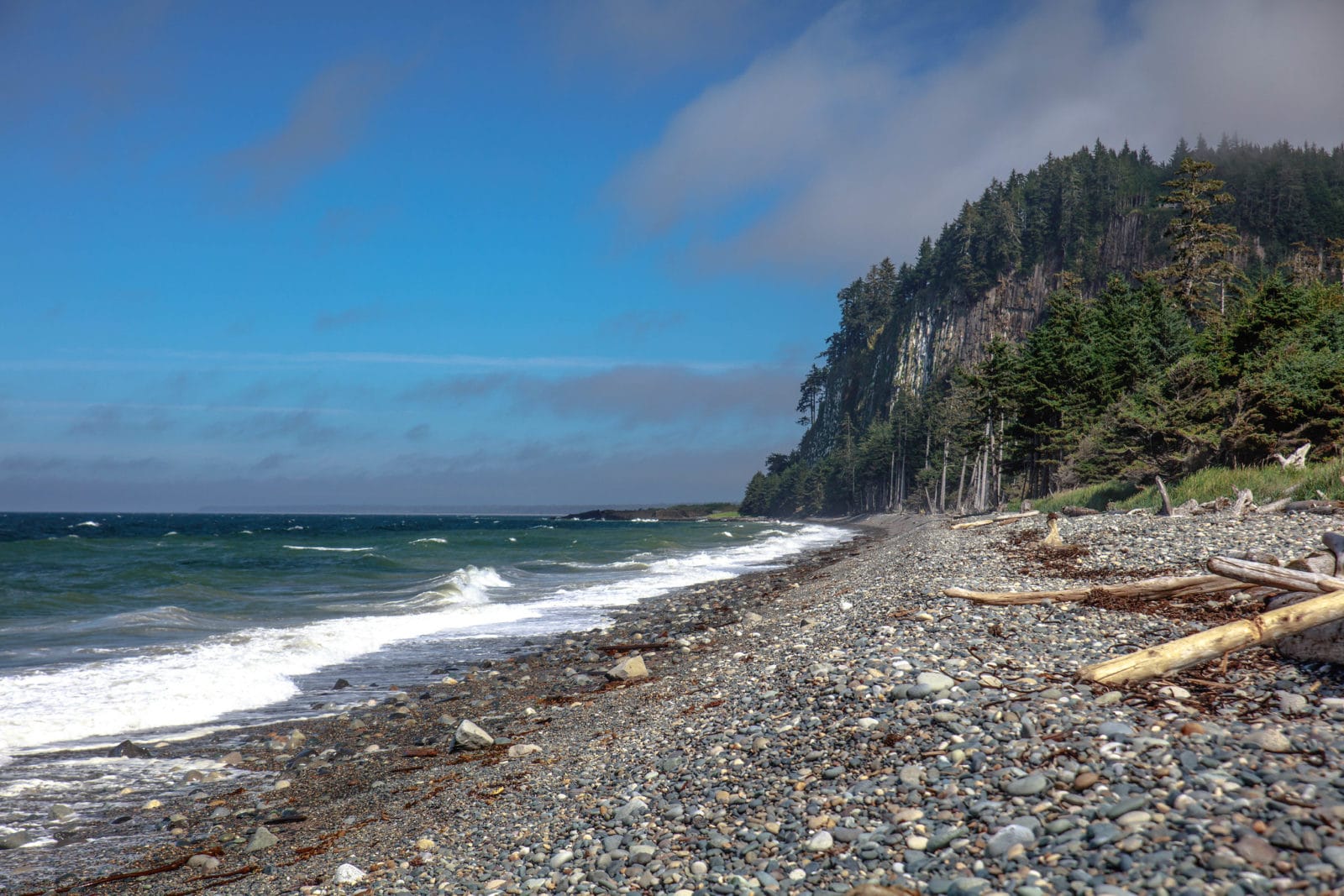 The view of Taaw Tldáaw (Tow Hill) from Agate Beach, Haida Gwaii, BC - Photo: Murray Foubister (CC)