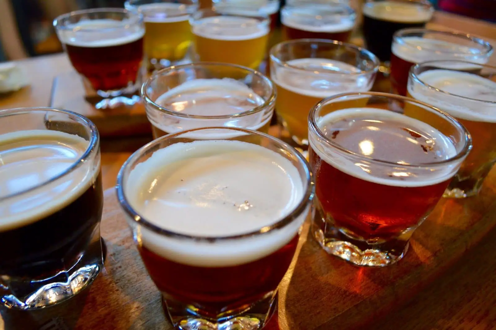 Craft beer flights - Photo: Lauren Topor (CC)
