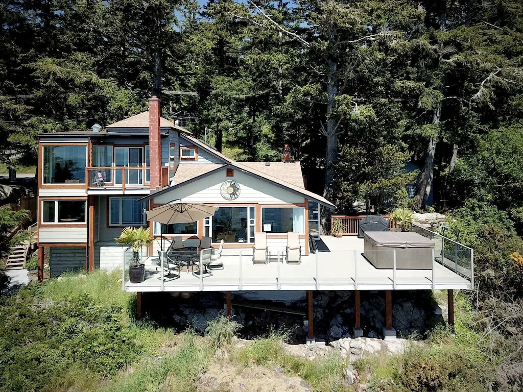 The Oceanfront Escape house in Sooke, BC