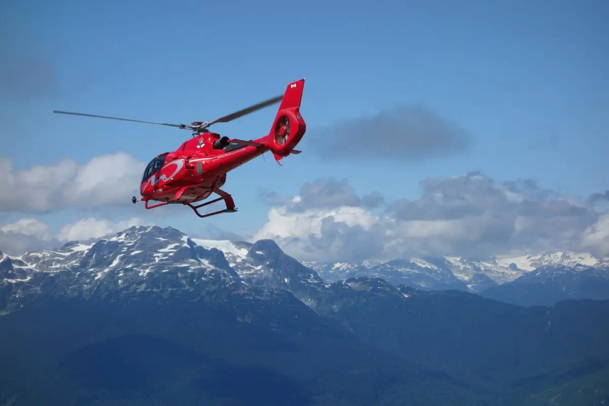 Helicopter tour through the mountains in Whistler